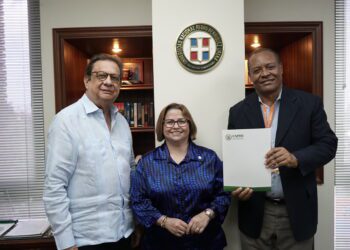 La UNPHU y el MOPC acuerdan Maestría Administrativo y Gestión Pública