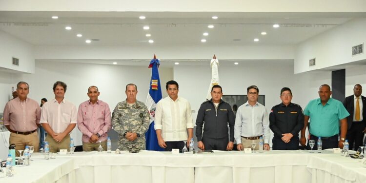 Turismo y entidades de seguridad pública coordinan plan para Bayahibe.