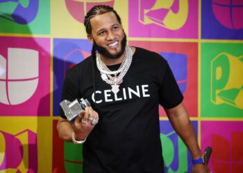 El Alfa gana en Premios Juventud como mejor “Artista Masculino On the Rise”