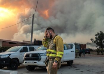 España: fuego arrasa 30.000 hectáreas y se cobra la vida de dos personas