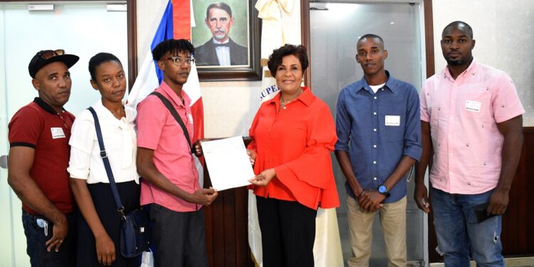 Superintendencia de Seguros soluciona reclamo de póliza de hace 14 años