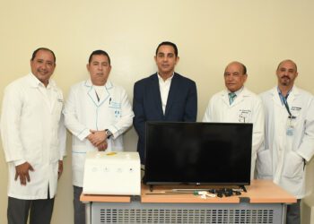 Fundación Dominicana de Urología dona equipo al Hospital  Moscoso Puello 