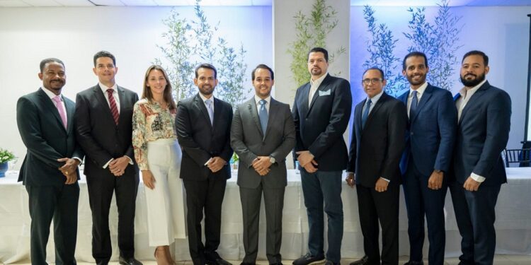 Juramentan nueva directiva de los constructores de vivienda del cibao