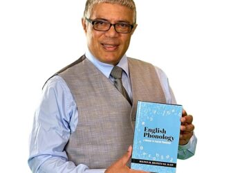 Milton Restituyo presenta libro “Manual de Fonología” para aprender Inglés