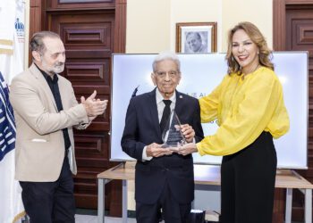 Cultura otorga reconocimiento al arquitecto Cuqui Batista