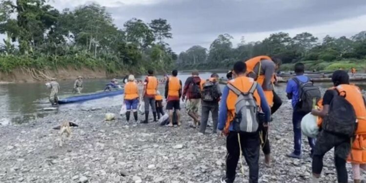 Más venezolanos cruzan el peligroso Darién para eludir visados