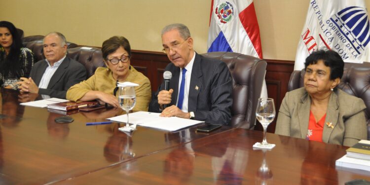 EEUU ayudará a rescatar estudiantes universitarios de RD en condiciones de vulnerabilidad