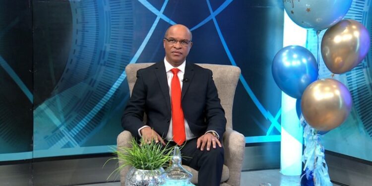 Programa de televisión Esferas de Poder celebra su décimo tercer aniversario