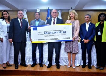 RD recibe 356 millones de pesos de la UE para apoyar el sector bananero