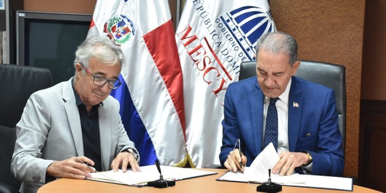 Rediseñarán planes de estudios de 5 carreras profesionales  con apoyo de universidad española 