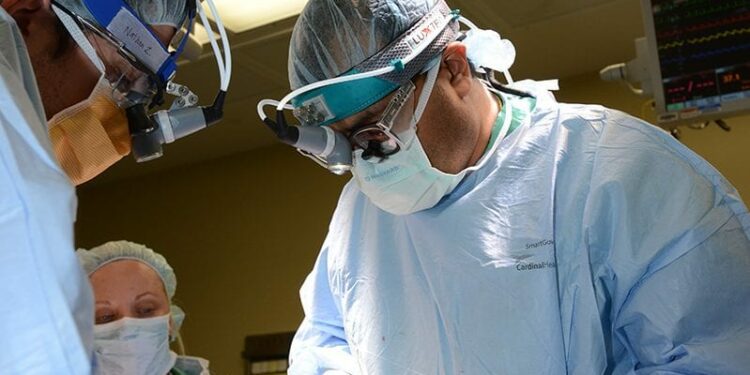 Cirujanos bariátricos se suman a suspensión servicios ARS