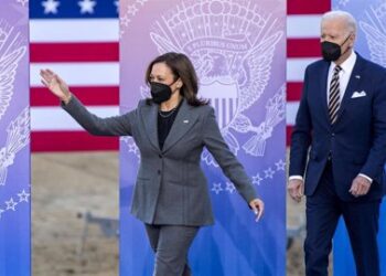 Kamala Harris, la opción más valorada por los demócratas para suceder a Biden 