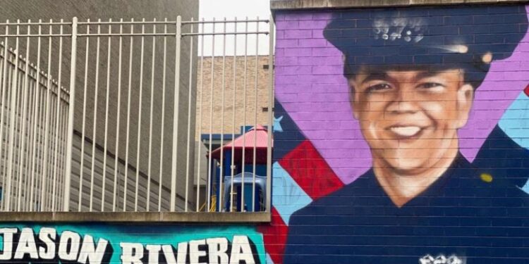 Nombran calle en Alto Manhattan en honor policía dominicano asesinado