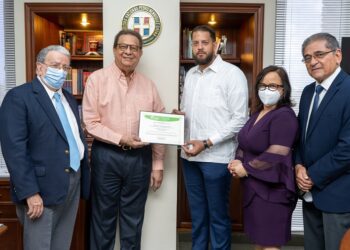 UNPHU recibe reacreditación por cinco años de la carrera de Ingeniería 