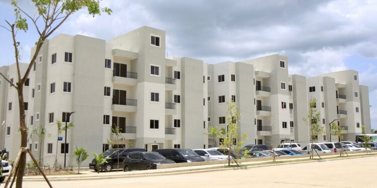 Gobierno entregan 300 apartamentos en Mi Vivienda Hato Nuevo