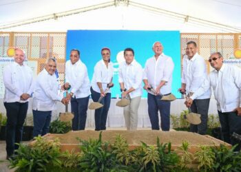 Collado inicia el remozamiento del malecón de Samaná