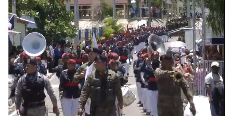En vivo Desfile militar con motivo del Dia de la Restauración