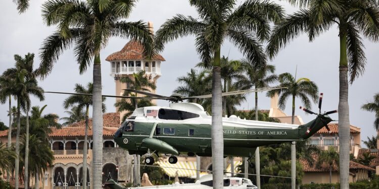 El FBI registra la mansión de Donald Trump de Mar-a-Lago