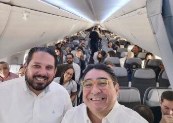 ARAJET realiza vuelo a Bogotá con La Peña por un Mejor País.