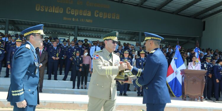 Posicionan comandantes generales del Ejército, Armada y Fuerza Aérea RD