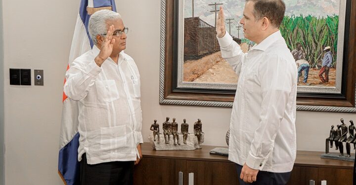 Juramentan a Burgos Gómez como director de Bienes Nacionales y CEA