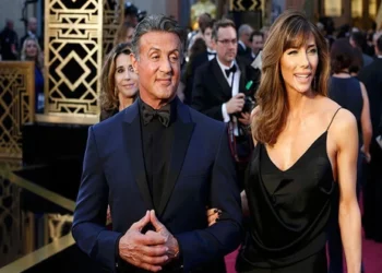 Esposa de Sylvester Stallone le solicitó el divorcio. 