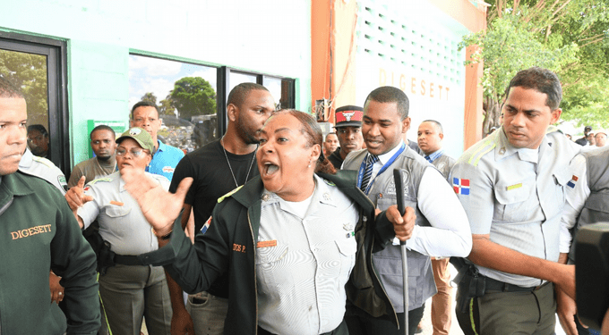 Depositan acusación contra implicados en agresión a miembros de la Defensoría del Pueblo y la prensa