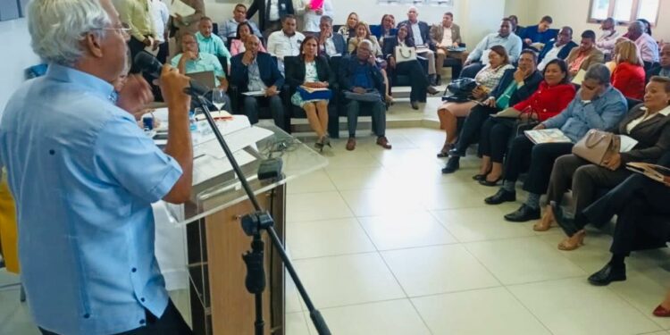 Ángel Hernández: Se evaluarán directores en función de lo aprendido por estudiantes