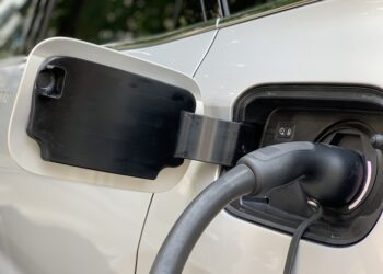 California (EE.UU) invertirá 2.405 millones en electrificación tras prohibir los motores de combustión