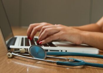 Demandan a Meta por utilizar un rastreador para acceder a los datos de pacientes hospitalizados
