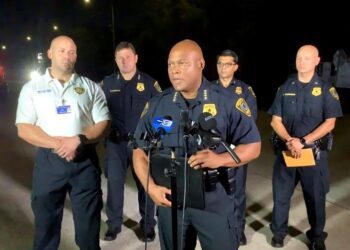 Tiroteo e incendio provoca cuatro muertos en Houston