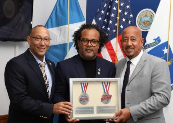 Alberto Zayas es reconocido por Alcaldía de Lawrence y el estado de Massachusetts