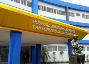 Venezolanas son las extranjeras que más paren en RD, detrás de las haitianas