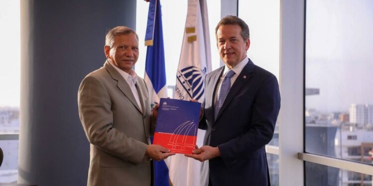 Refidomsa obtiene su primera licencia para importar combustibles en 49 años de fundada