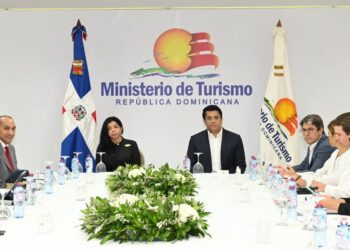 Turismo y Procuraduría acuerdan reforzar seguridad en diferentes destinos turísticos.