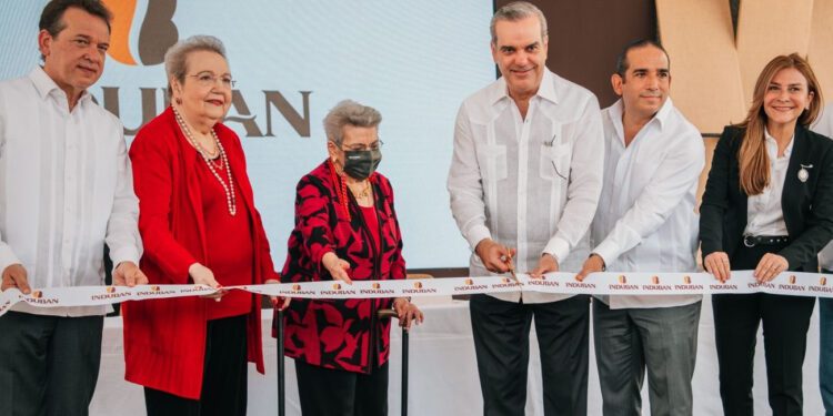 Abinader inaugura el Centro Logístico Rafael Perelló de INDUBAN