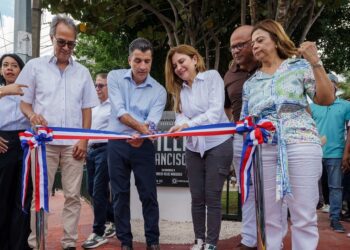 Popular y ADN inauguran parque en Villa Francisca