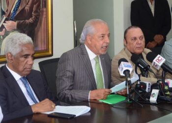 FP "los hospitales públicos se han convertido en un gran desastre" 