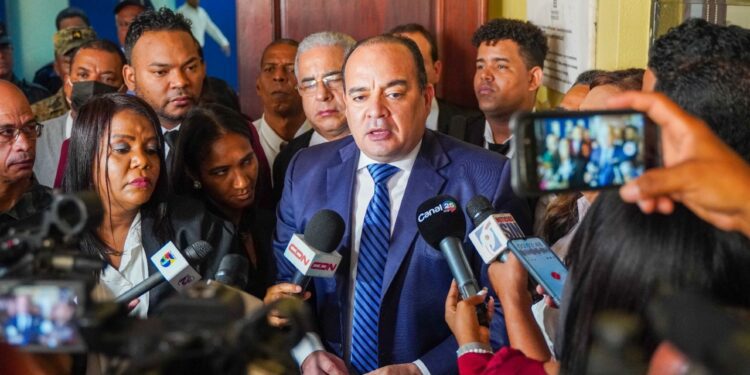 Colegio de Abogados denuncia poderosos protegen responsables de asesinato de abogado en Santiago