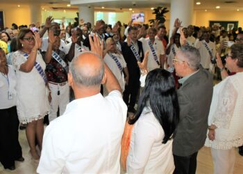 Alcalde Manuel Jiménez juramentó 26 Asociaciones de Juntas de Vecinos y 6 OCB