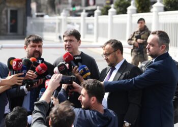 Ucrania critica la "absurda propaganda rusa" de "algunos políticos occidentales" 