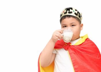 Los efectos psicosociales de menores saltarse el desayuno