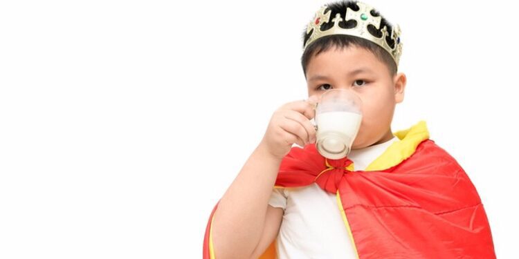 Los efectos psicosociales de menores saltarse el desayuno