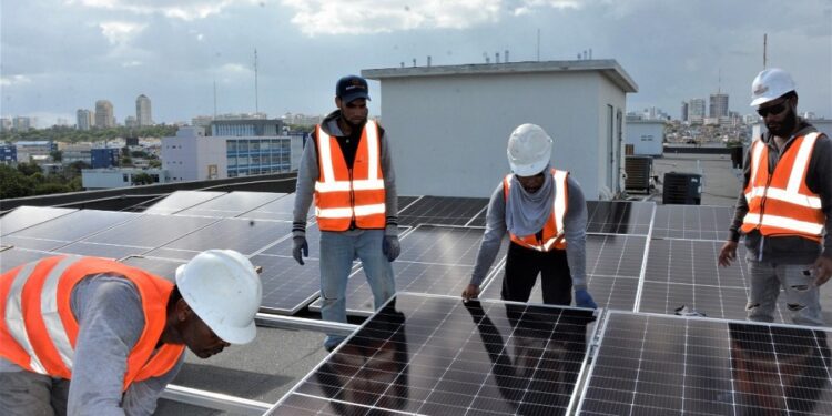 El Senado entra en el carro de la modernización eléctrica en República Dominicana