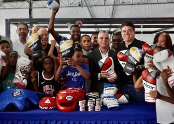 Organización Mundial de Boxeo y ASDE reinauguran gimnasio Ramón Pina Acevedo
