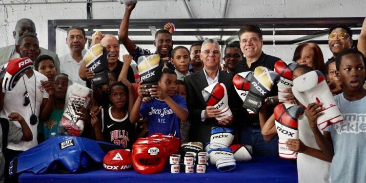 Organización Mundial de Boxeo y ASDE reinauguran gimnasio Ramón Pina Acevedo