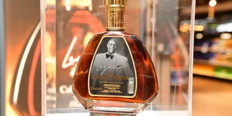 Ron “Legado El Caballo Mayor” llega a Santiago