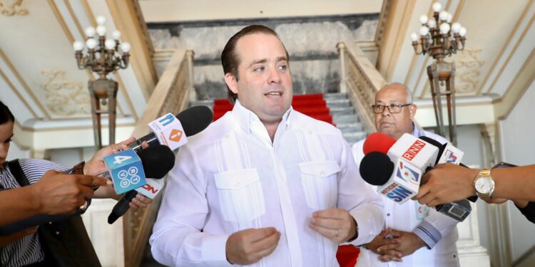 Ministro Paliza asegura que el 4% no está en discusión