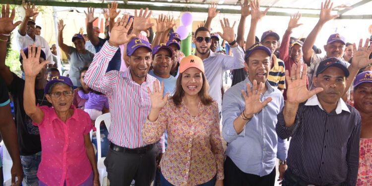 Margarita Cedeño realiza recorrido por el sur del país