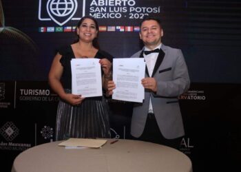 Presidenta de Adompretur firma acuerdo con la OMPT en México